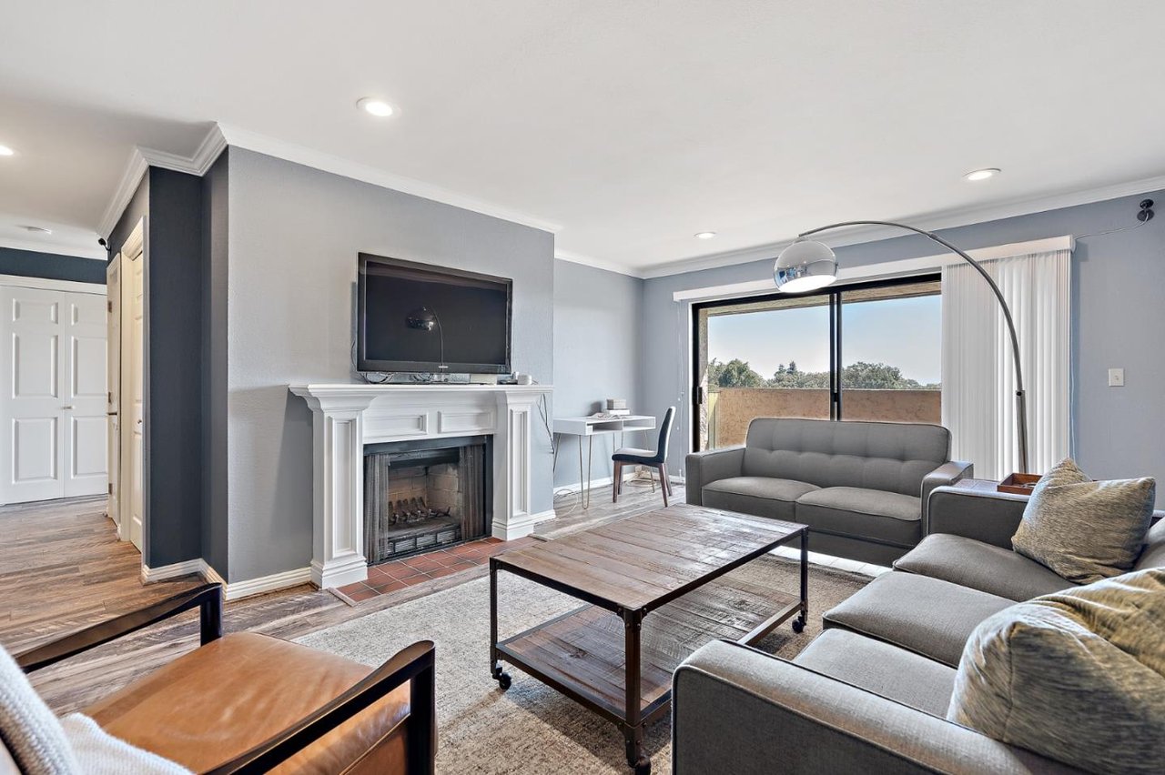 1031 Cherry Ave # 27