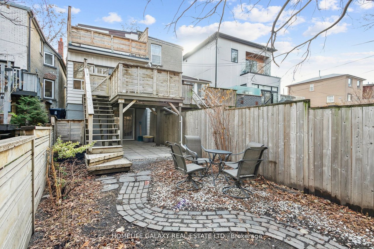 16 Jerome St