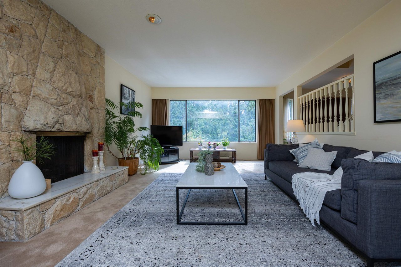 864 Wellington Dr
