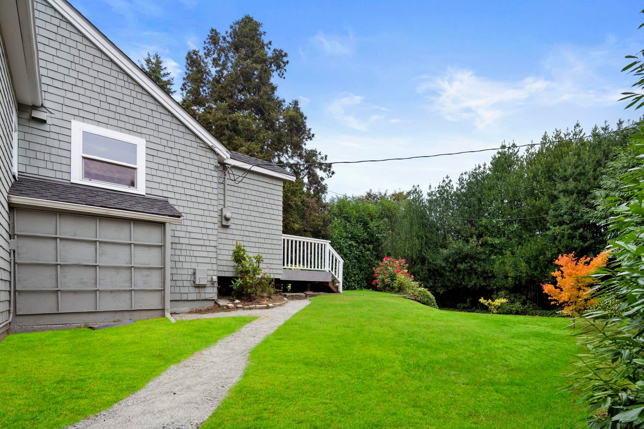 2726 50th Ave SW