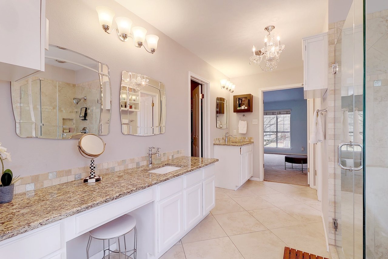 2432 Falcon Dr