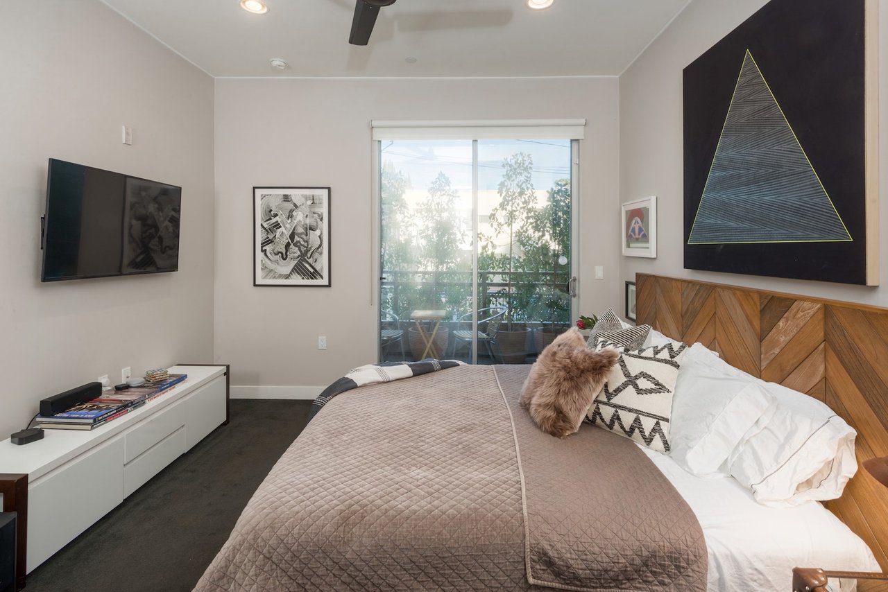 Modern 2 Bedroom/ 2 bath at the Metropol