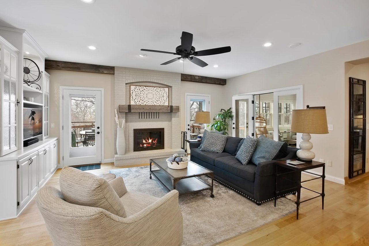 Beautifully Updated Eden Prairie Home on Quiet Cul-De-Sac!