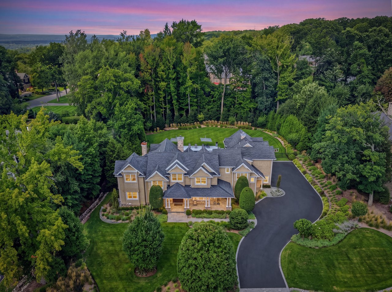 221 Churchill Rd