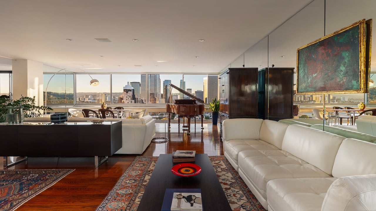 2220 Avenue Of The Stars Unit: 1802W