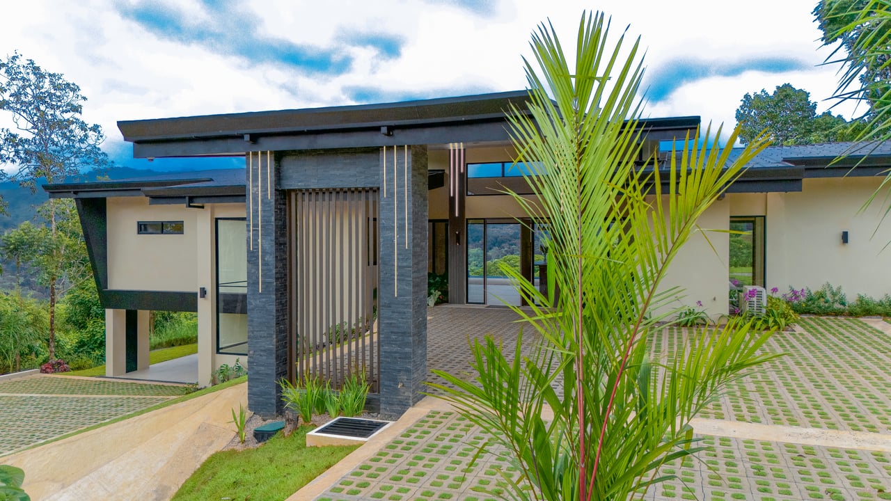 3 Bedroom Luxury Modern Tropical Home in Dominical