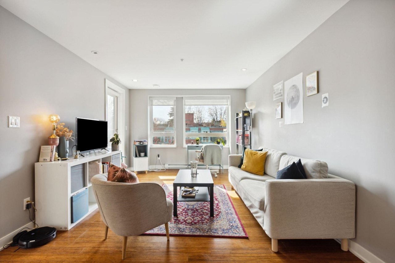 2481 Waterloo St, #403