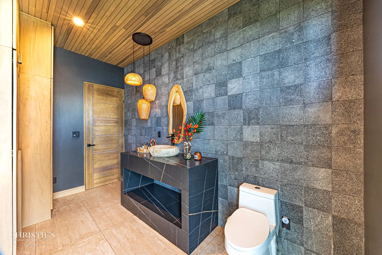 Majestic Cliff Residence Showcasing Spectacular Whitewater Views