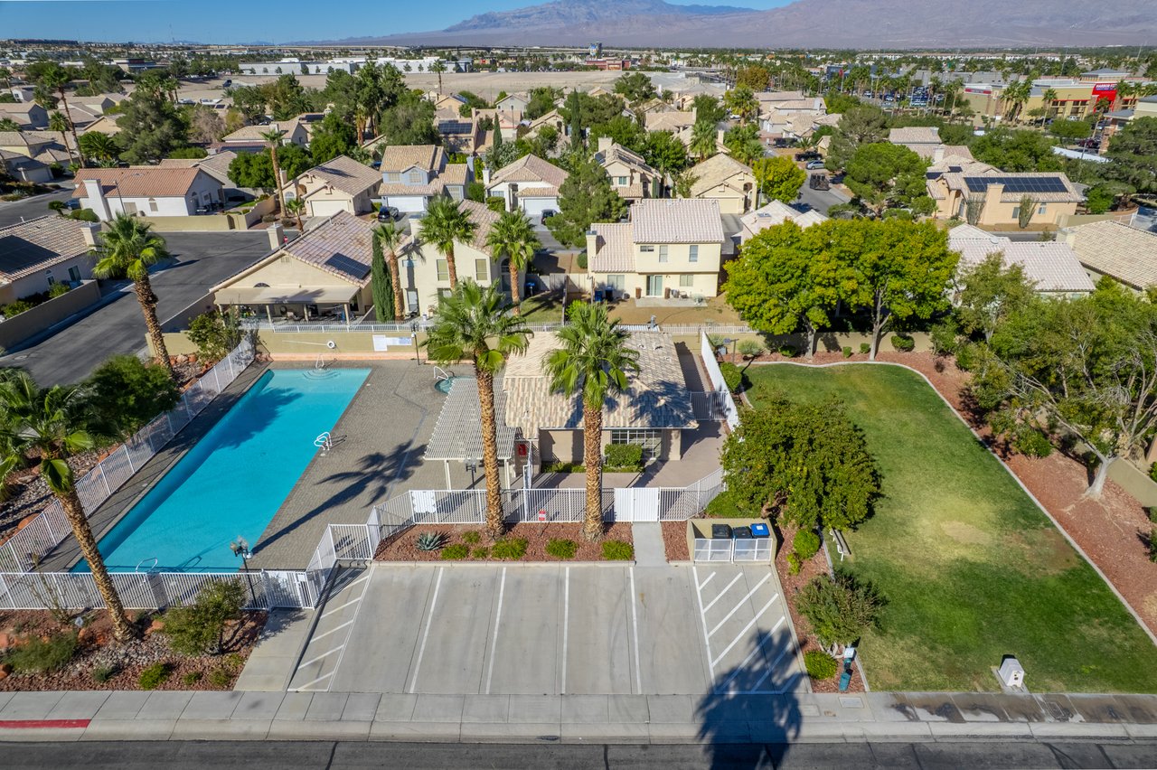 5620 Desert Creek Way