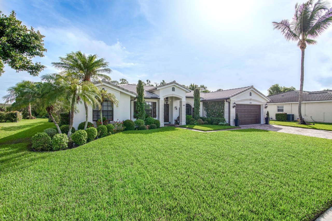 173 Cocoplum Ln