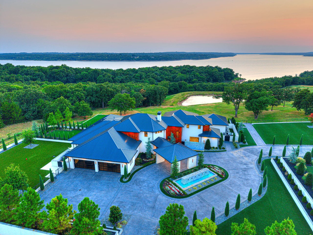 At this Oklahoma lake listing, the landscaping alone costs millions Nearly 17-acre equestrian property on market for $9.5 million includes beach - Wyatt Poindexter - The Agency