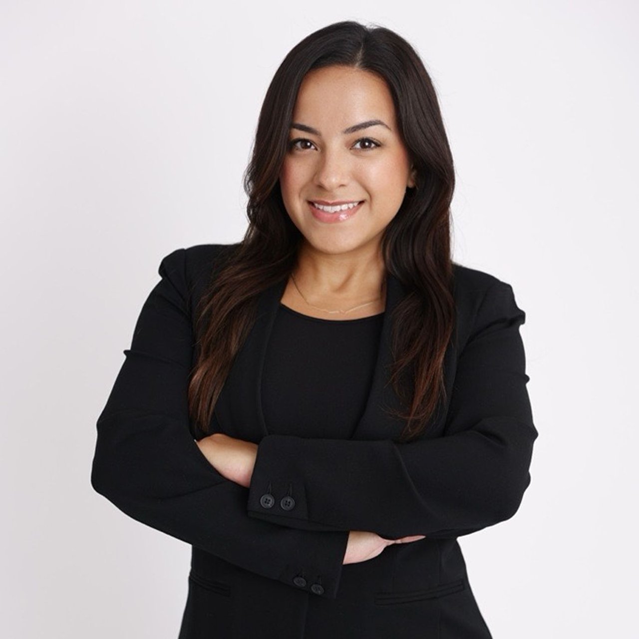 Ivis Diaz Miami, FL Real Estate Agent Headshot