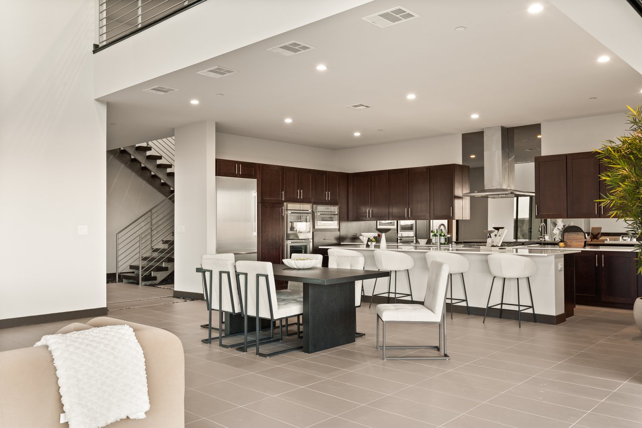 36 Rainbow Point Place