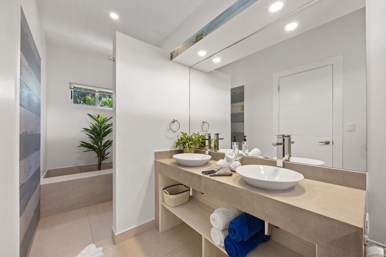 Casa Karibe | Vibrant 5-Bedroom Caribbean-Inspired Villa with Pool in Gated Tamarindo Community