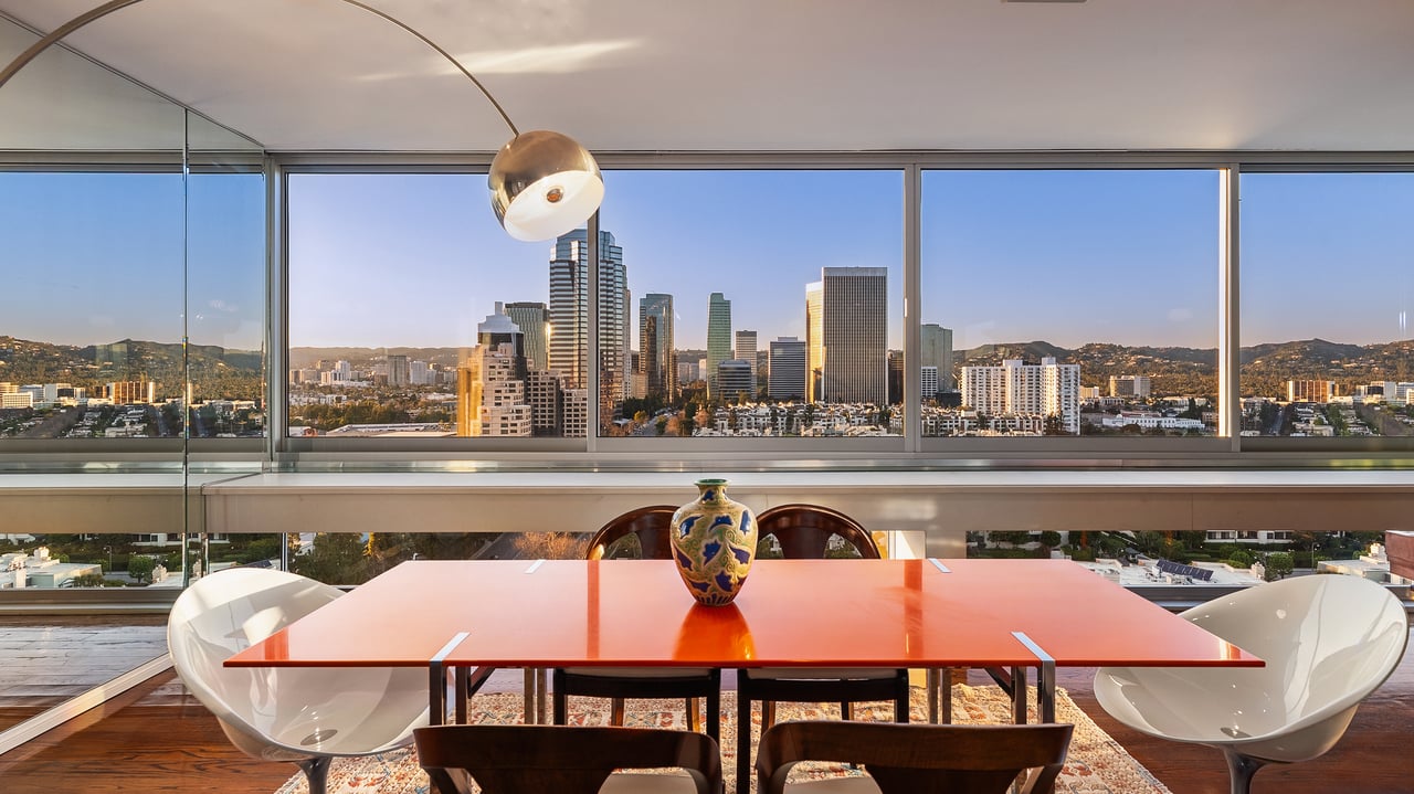 2220 Avenue Of The Stars Unit: 1802W