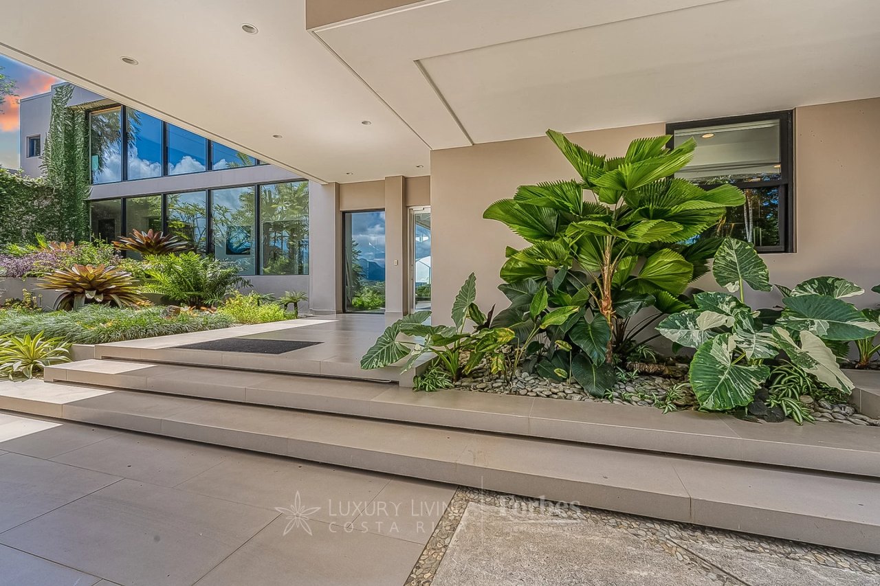 6575 - Dominical Contemporary Mansion