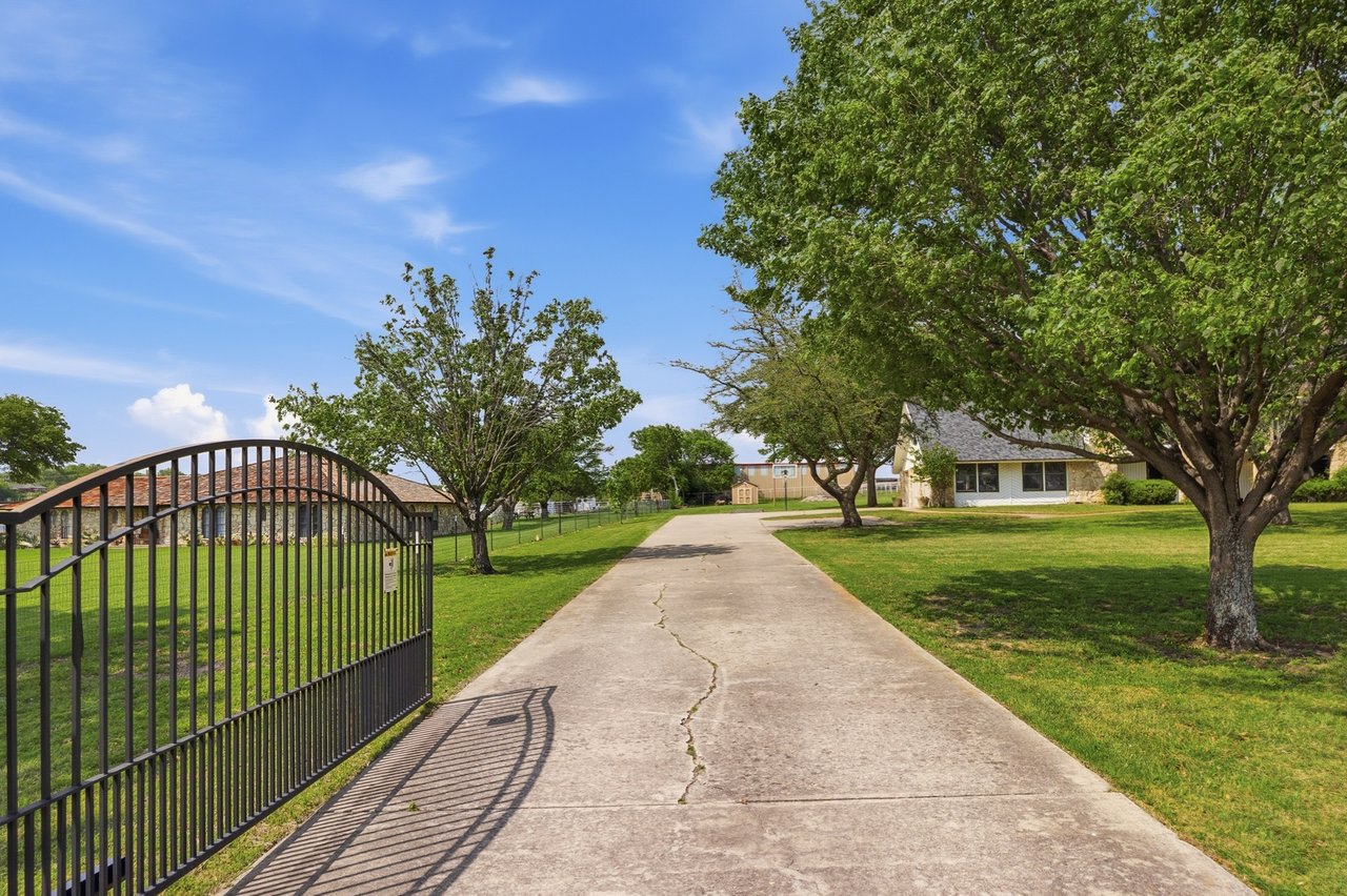 Acreage, Updated, All Near All Saints Episcopal School