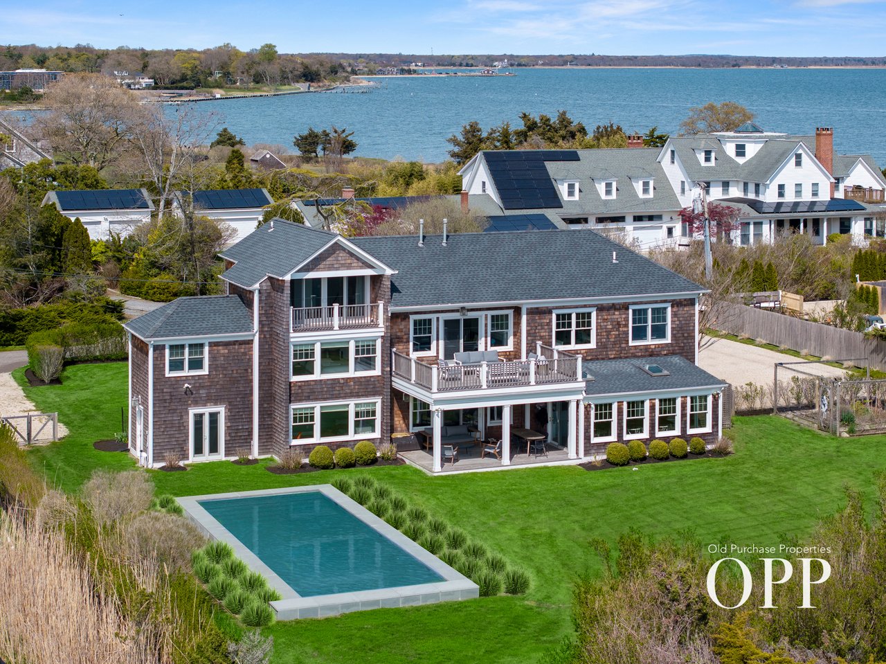 Waterview Getaway for the Ultimate Paddler