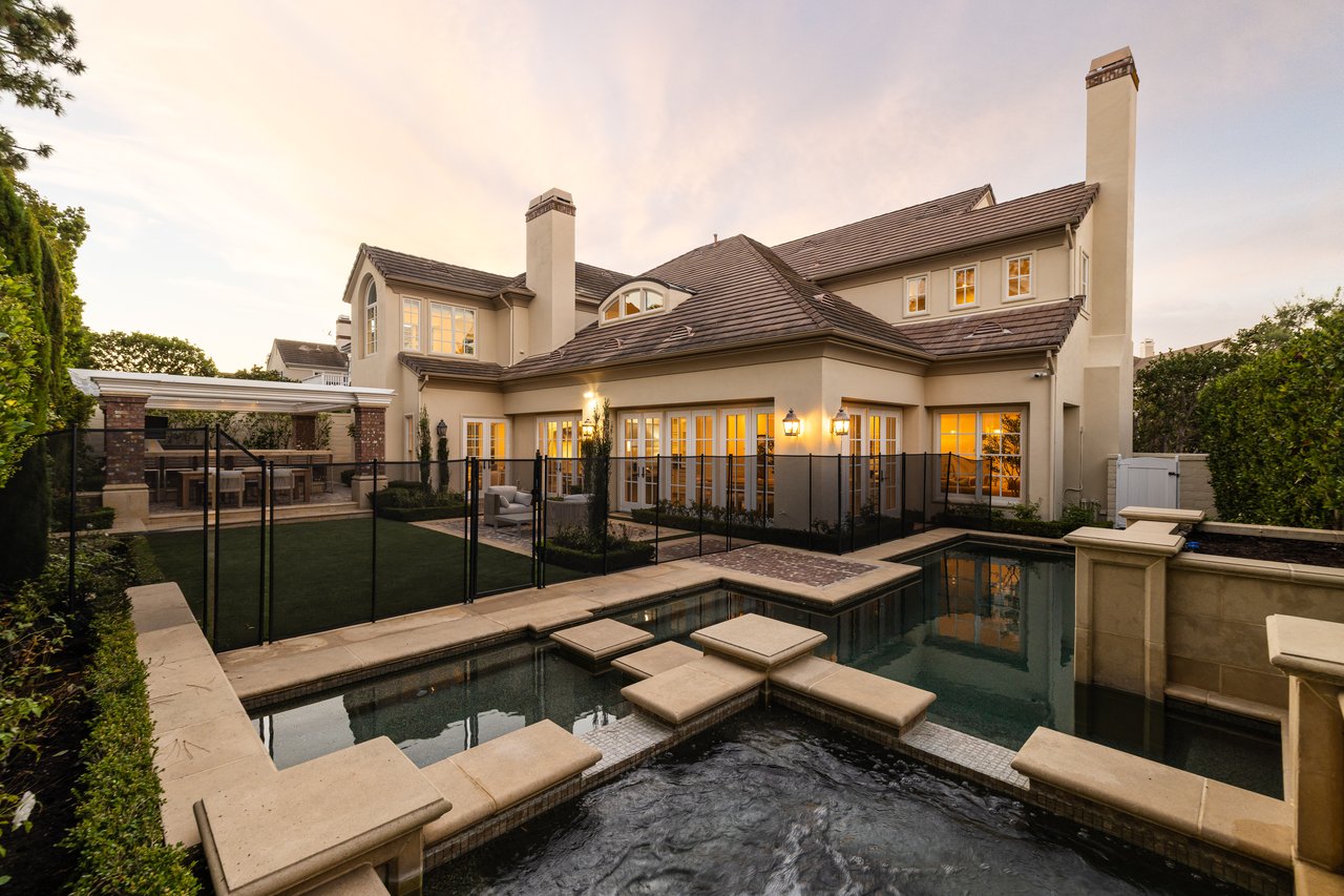 8 Gleneagles Drive