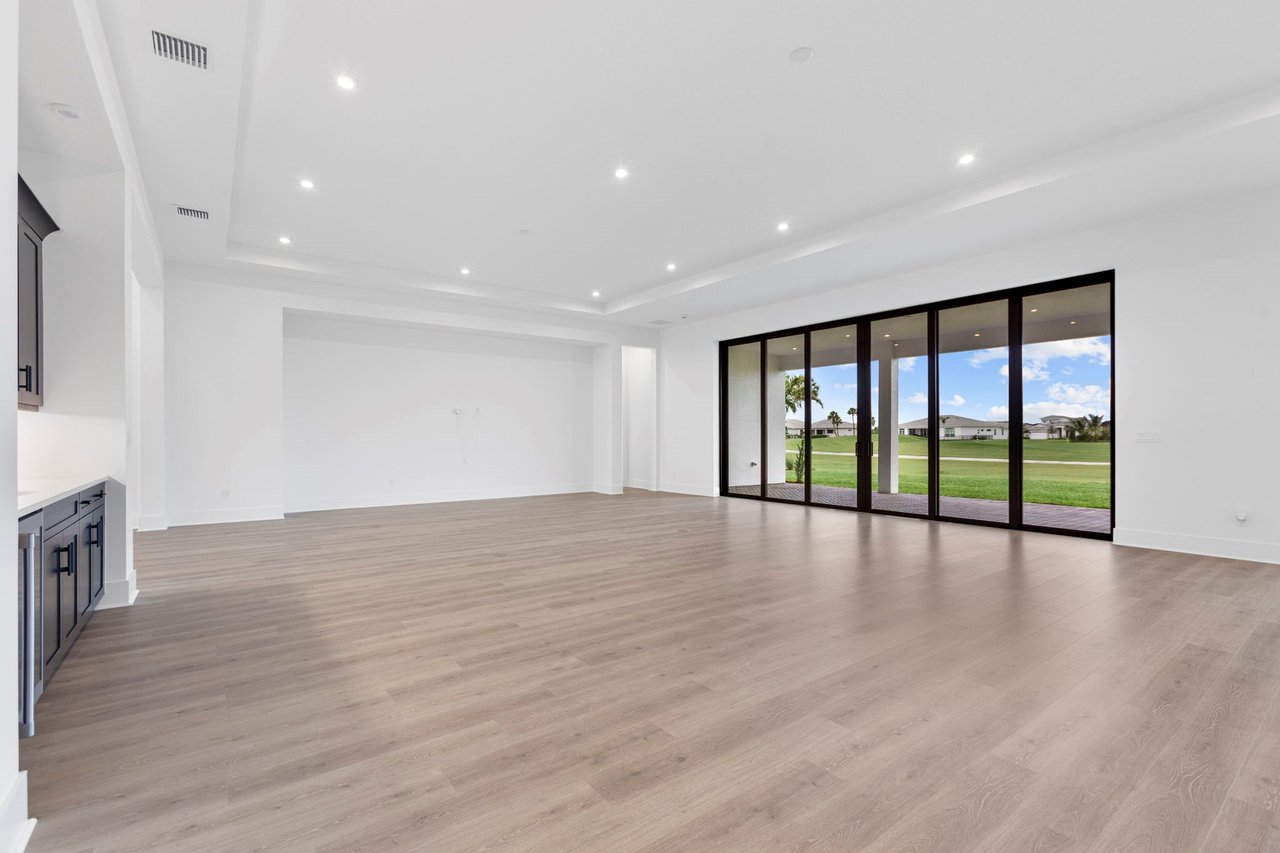 9187 SW Shinnecock Dr