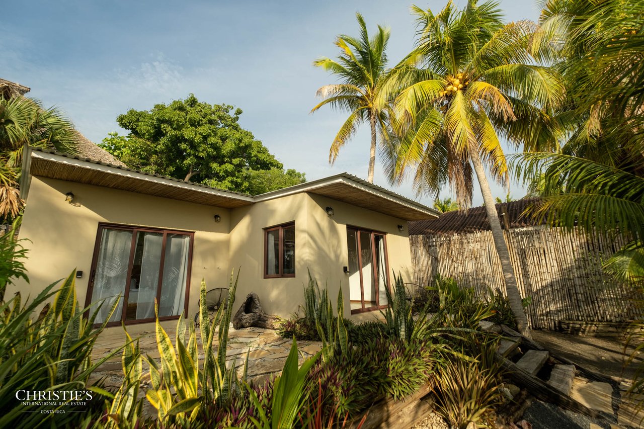 Mandla Boutique Coastal Retreat with World-Class Surf