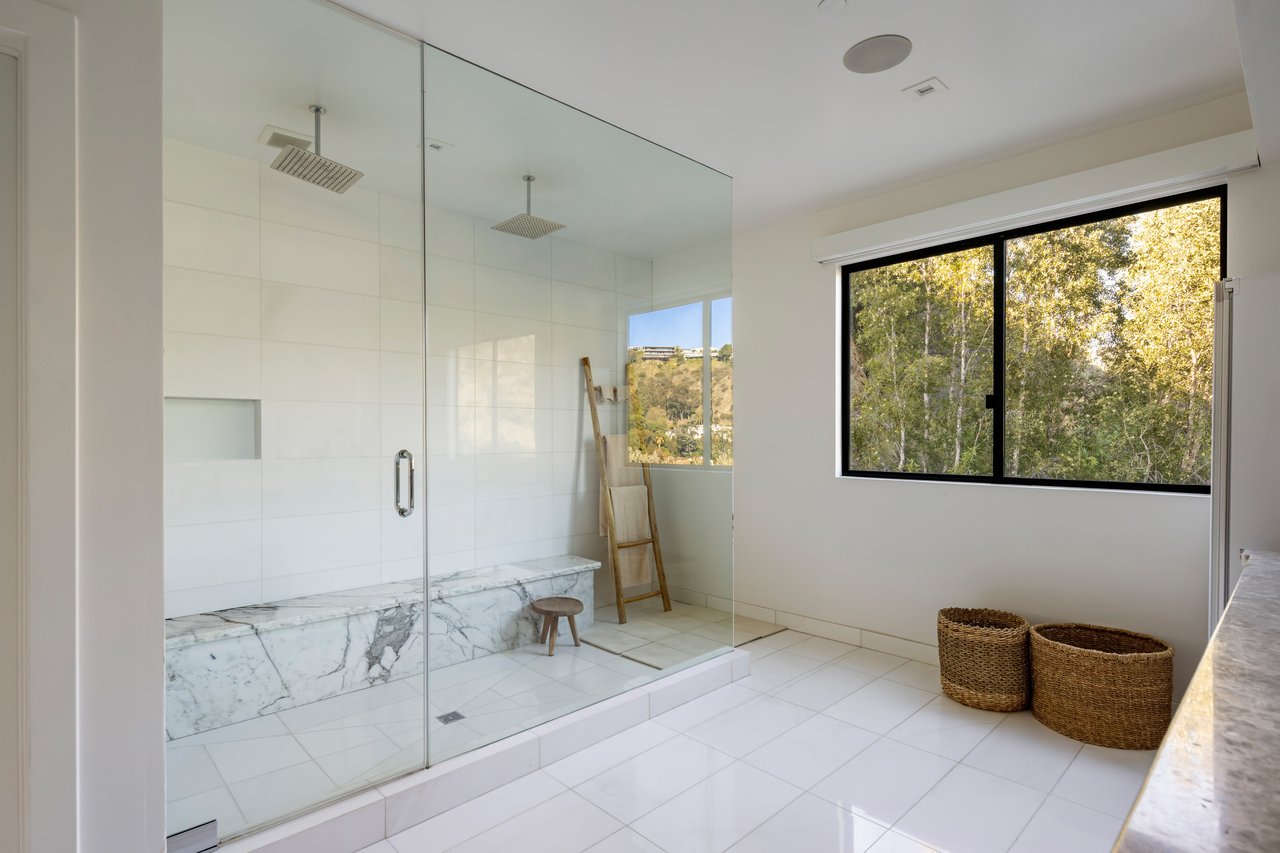 8080 Laurel View Dr, Hollywood Hills 