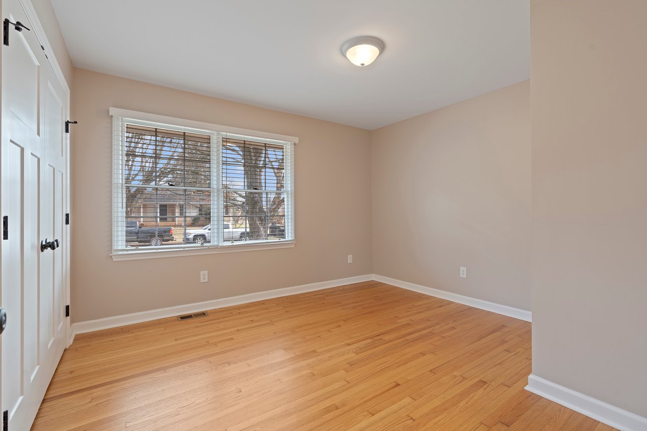 Beautiful Home with Updated Kitchen Near Downtown Huntsville!