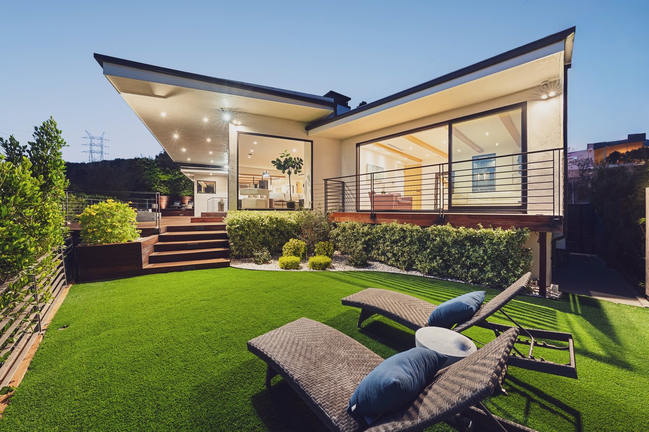 1235 N Kenter Ave, Brentwood