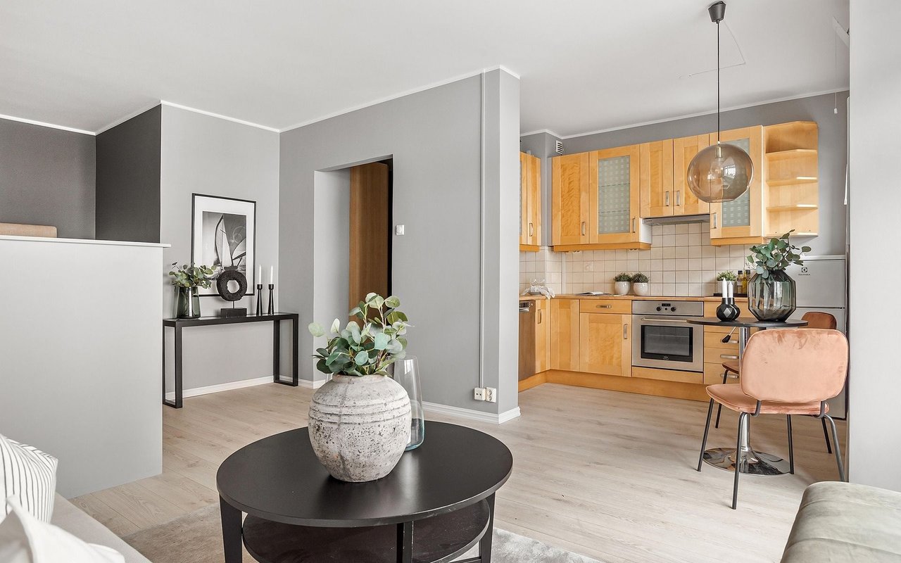 Pros and Cons of Buying A Home Near A School