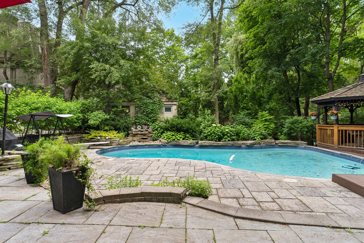 150 Sandringham Drive