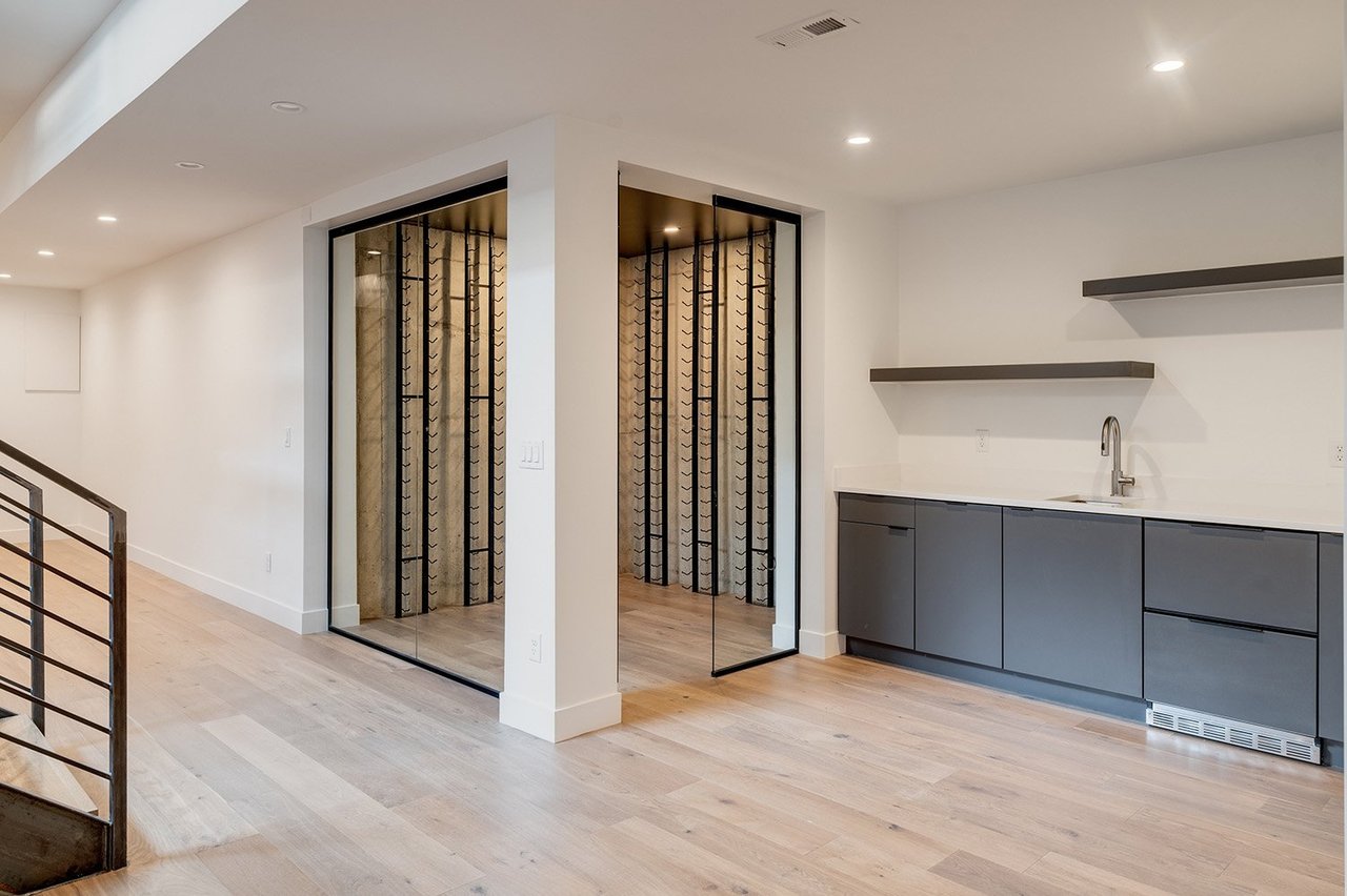  2565 S JACKSON STREET 