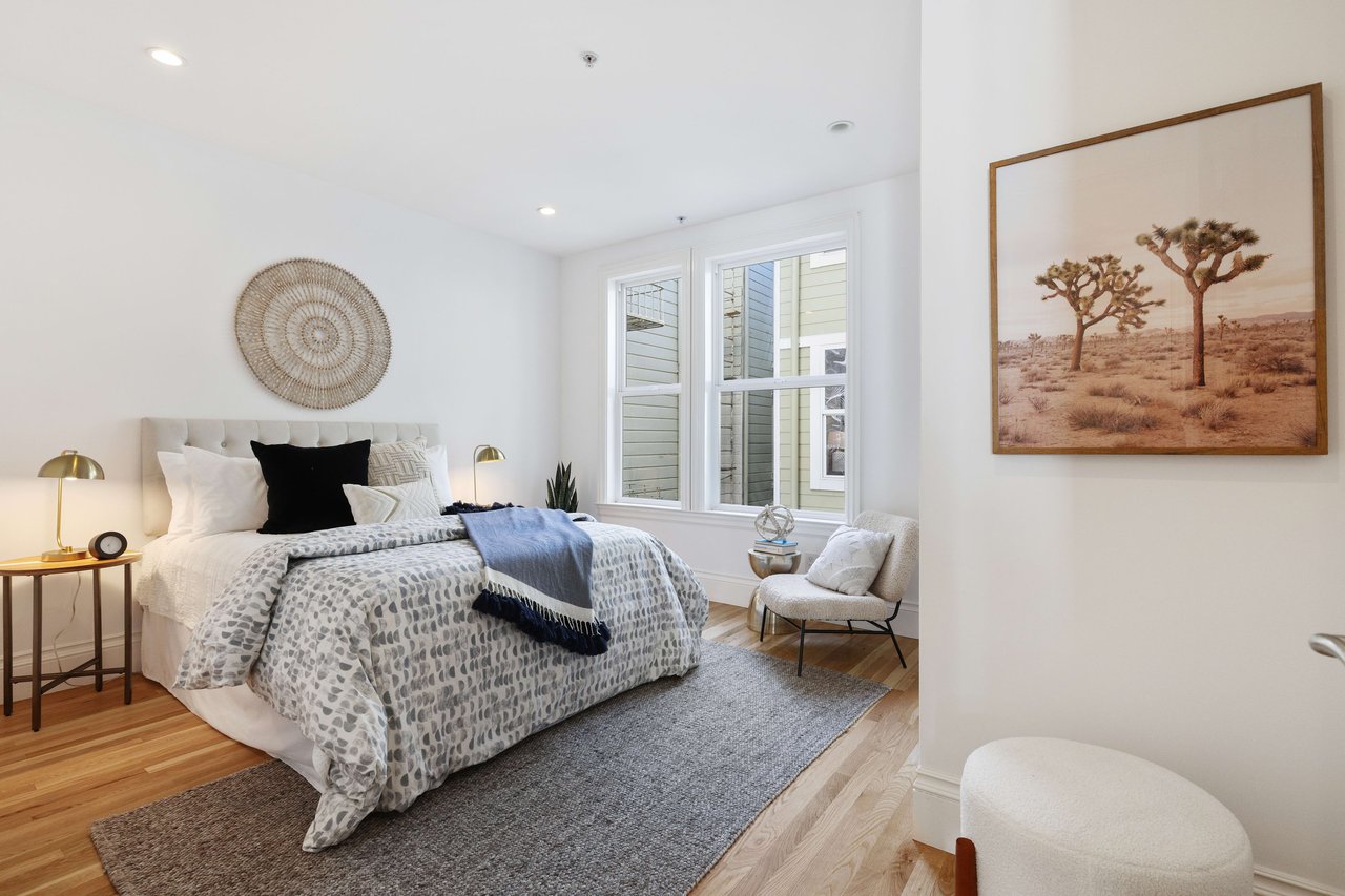 Bright 2 Bedroom Nob Hill Condominium