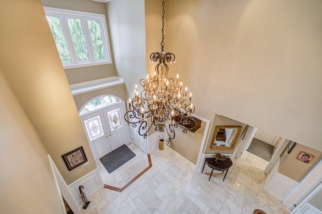 1296 Mapleridge Cres