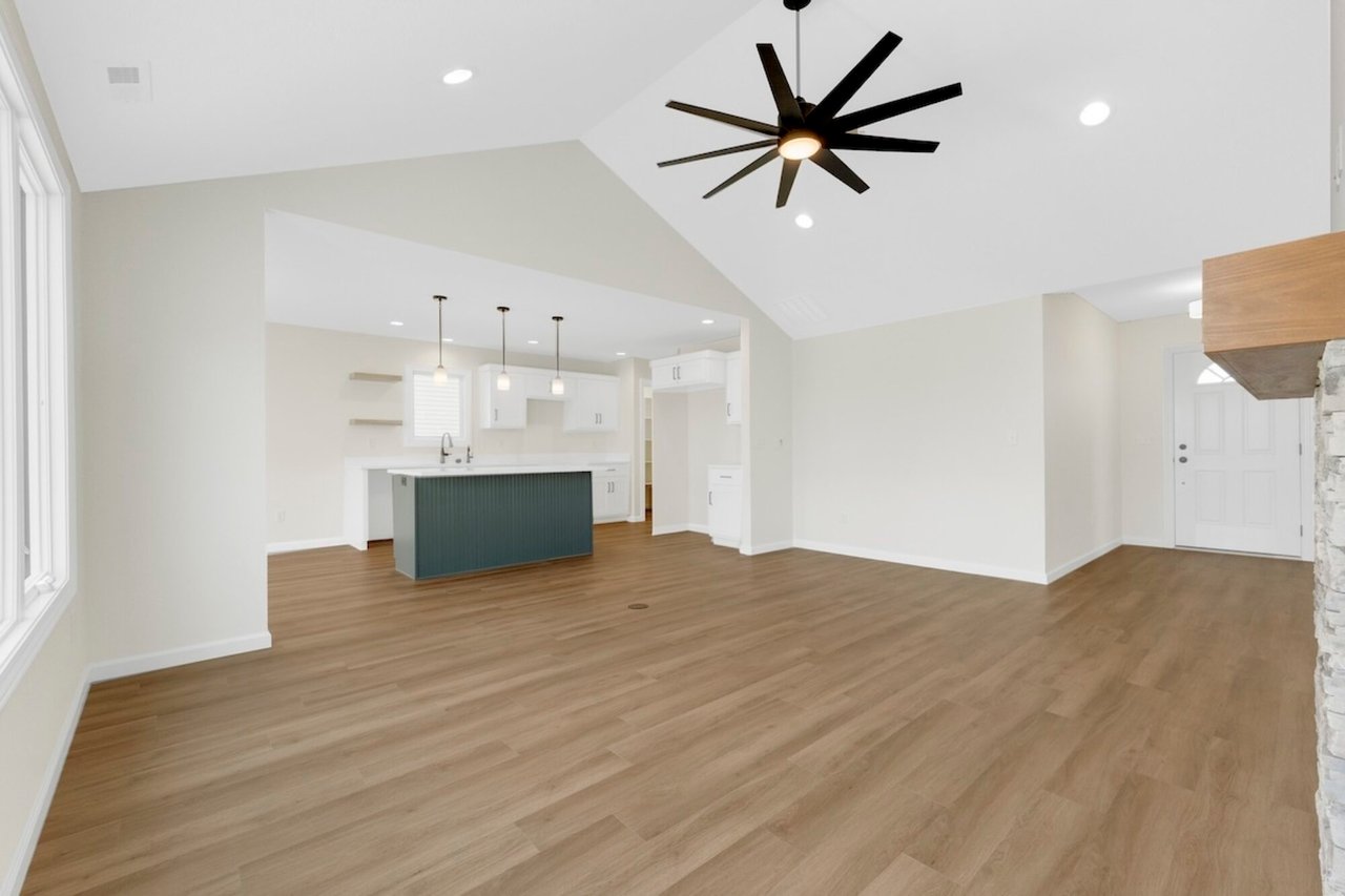 1092 Zenos Blvd