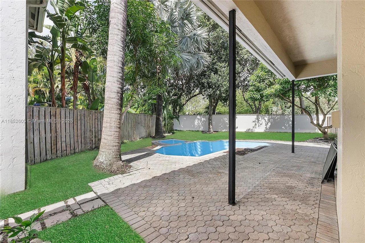 2449 NW 64th St