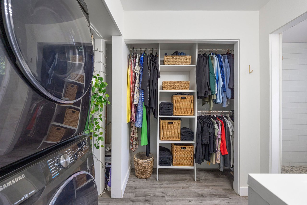 100 Loma Ave #404