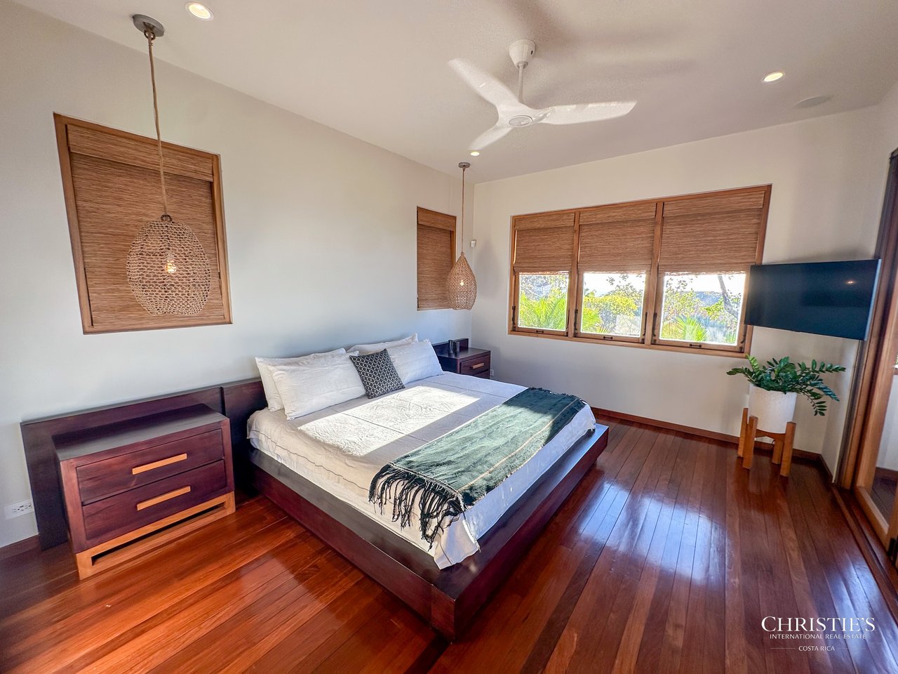 Casa Tres Doces - El Tesoro Development