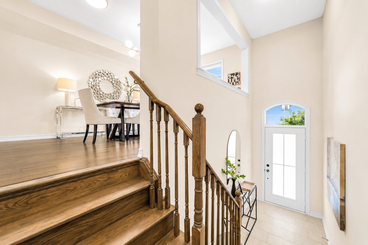 7 Delft Dr
