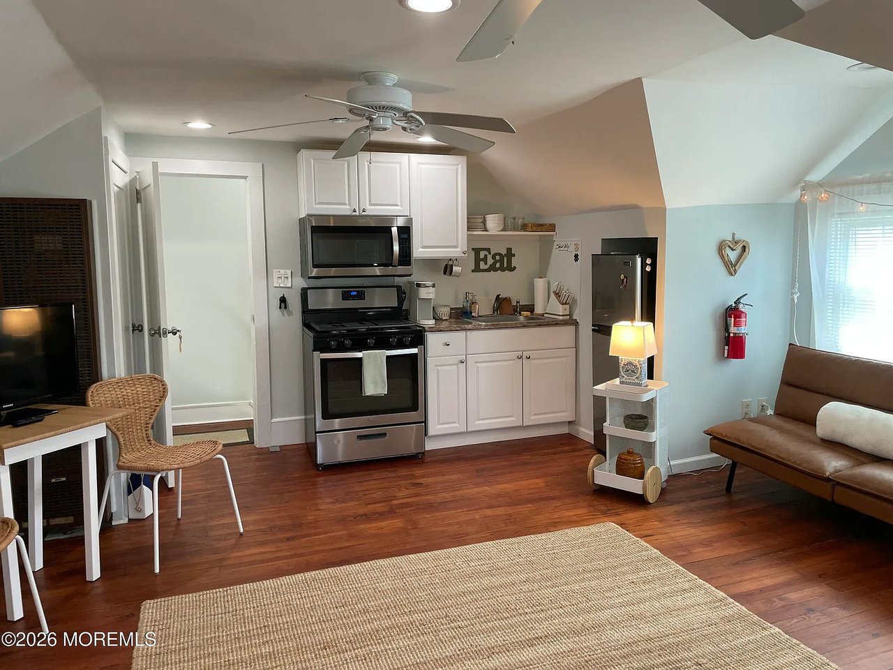 205 1/2 Euclid Ave