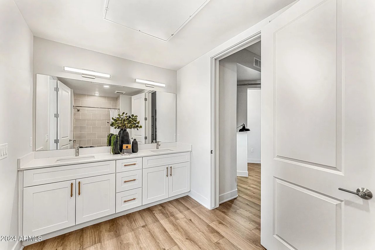 3131 N CENTRAL Avenue, 3015, Phoenix Unit: 3015