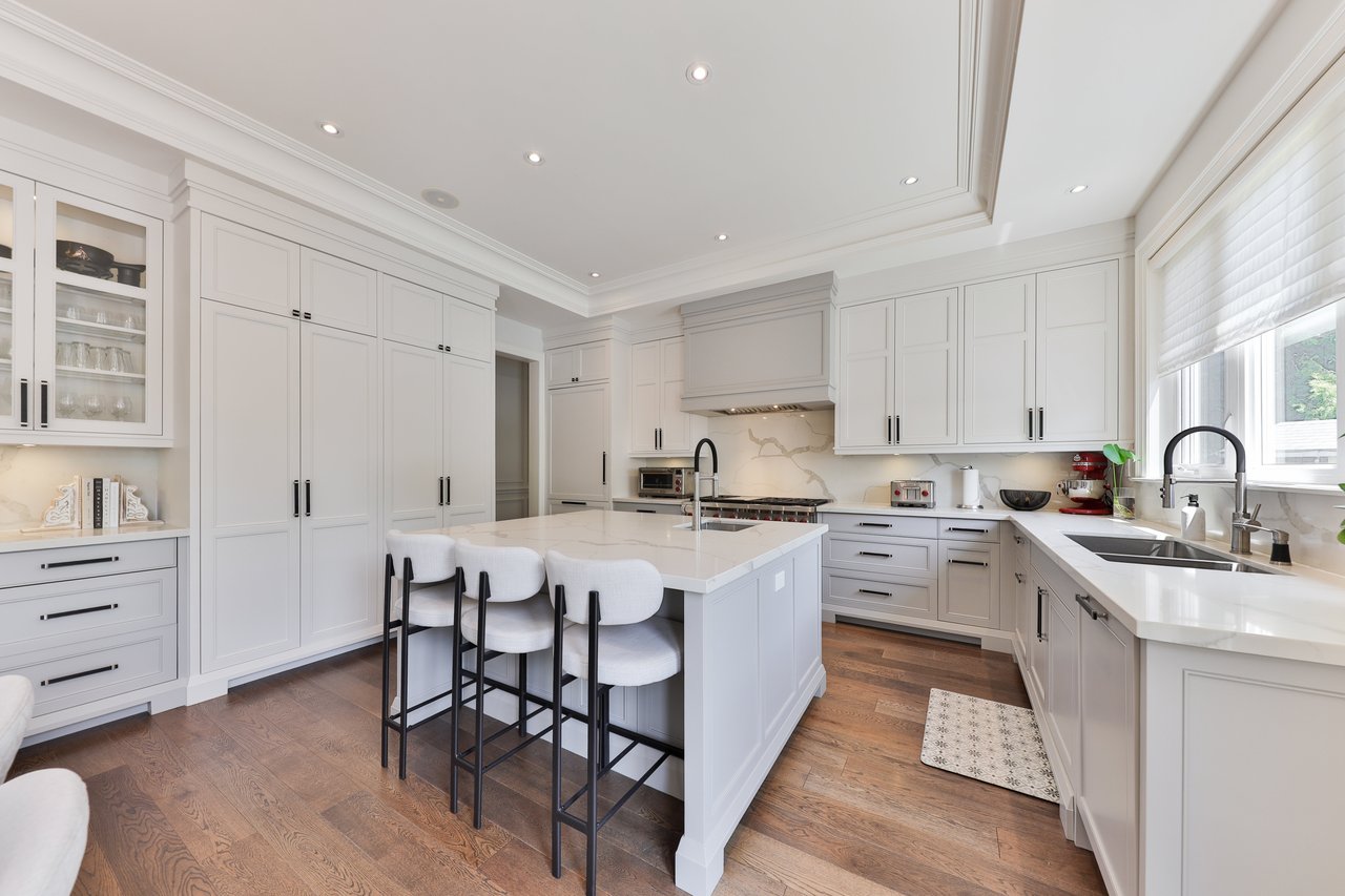 408 Saville Crescent, Oakville