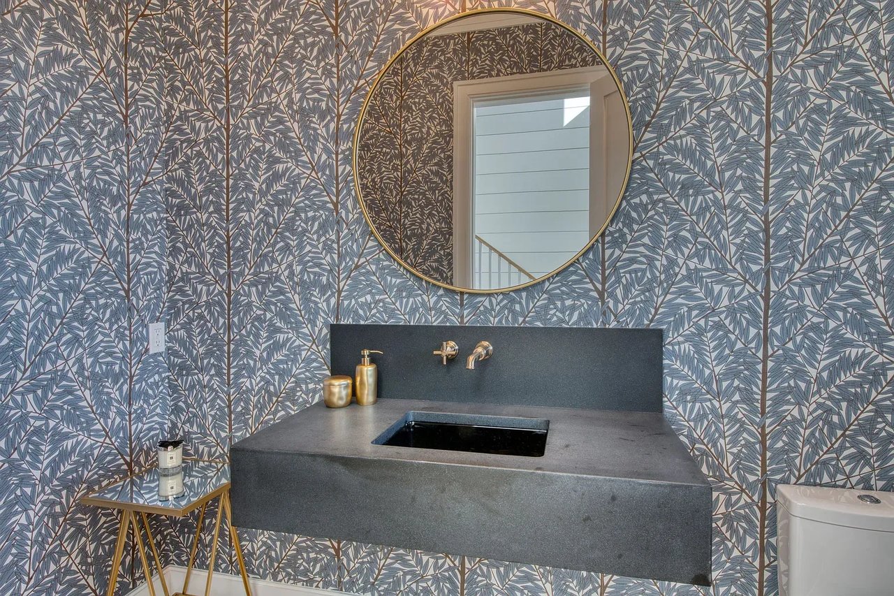 2892 Montauk Highway