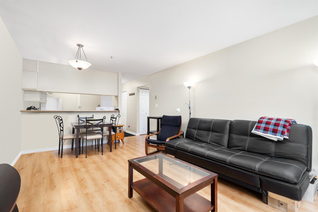 204-3199 Willow St