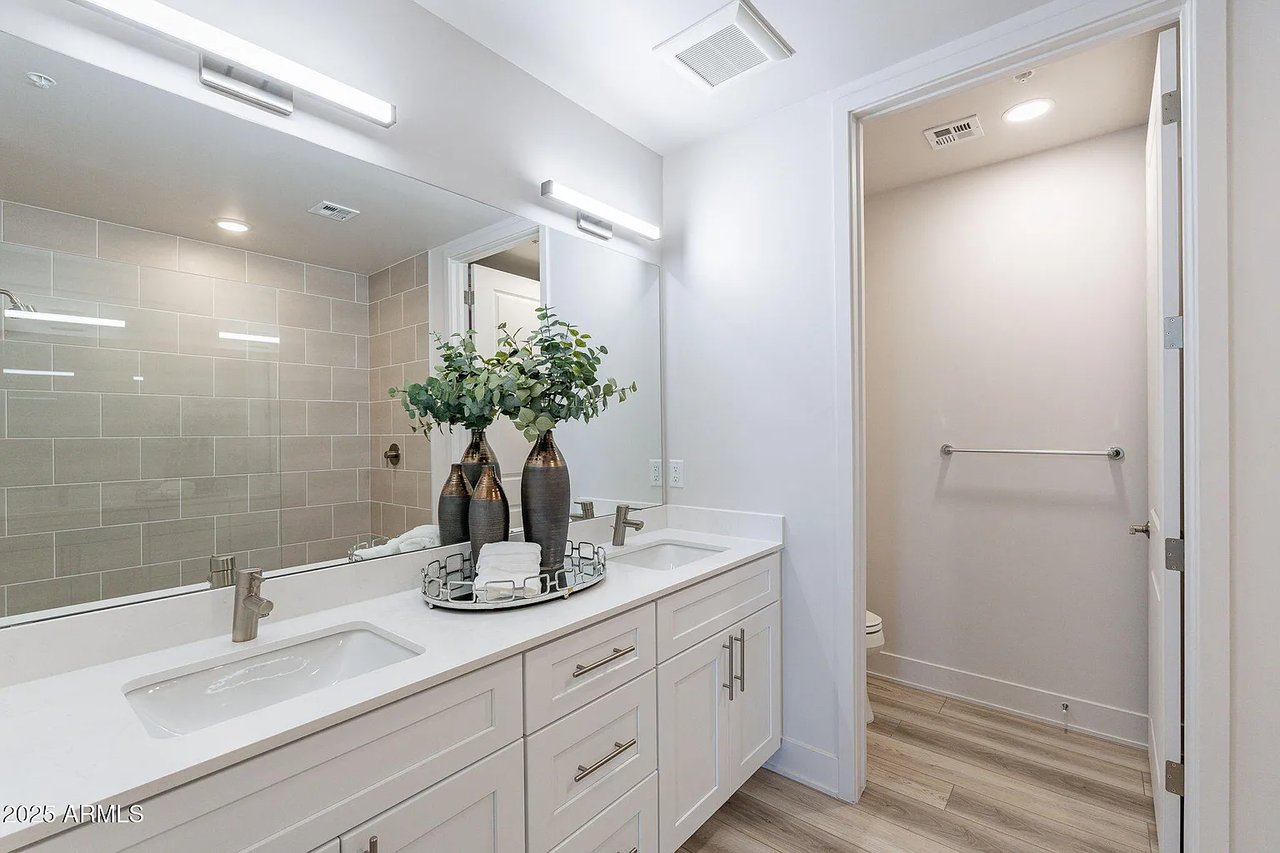 3131 N CENTRAL Avenue, 6011, Phoenix Unit: 6011