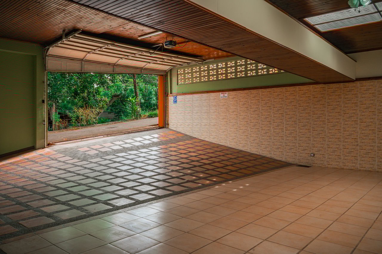 Ready for operations | Office building in downtown San Isidro