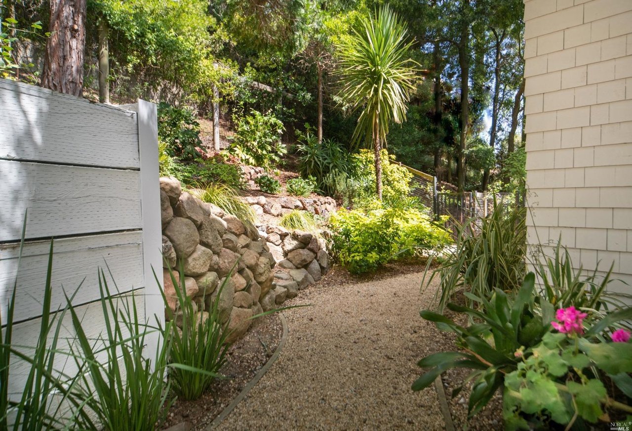 106 Mount Tiburon Rd