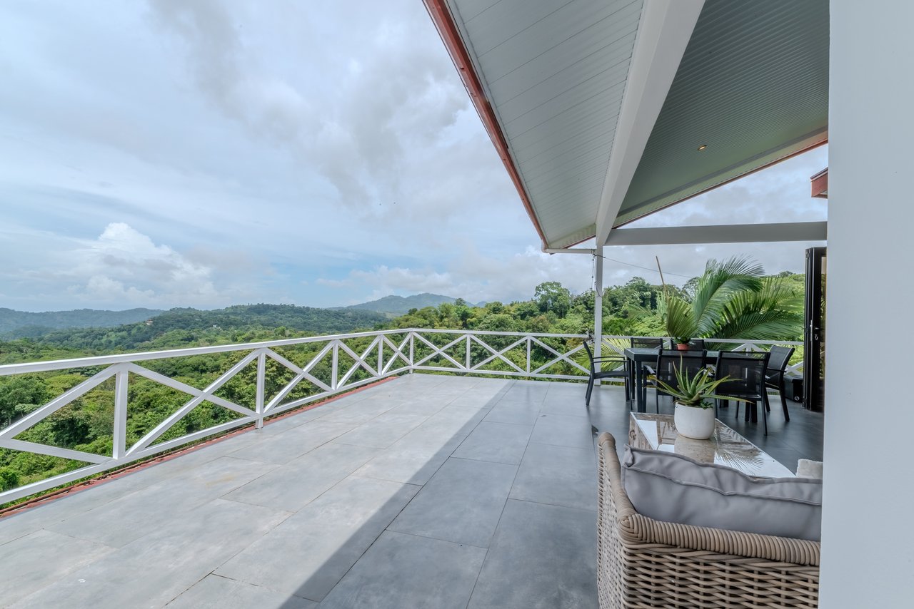 Casa Blanca – Ocean & Mountain View Home in Platanillo