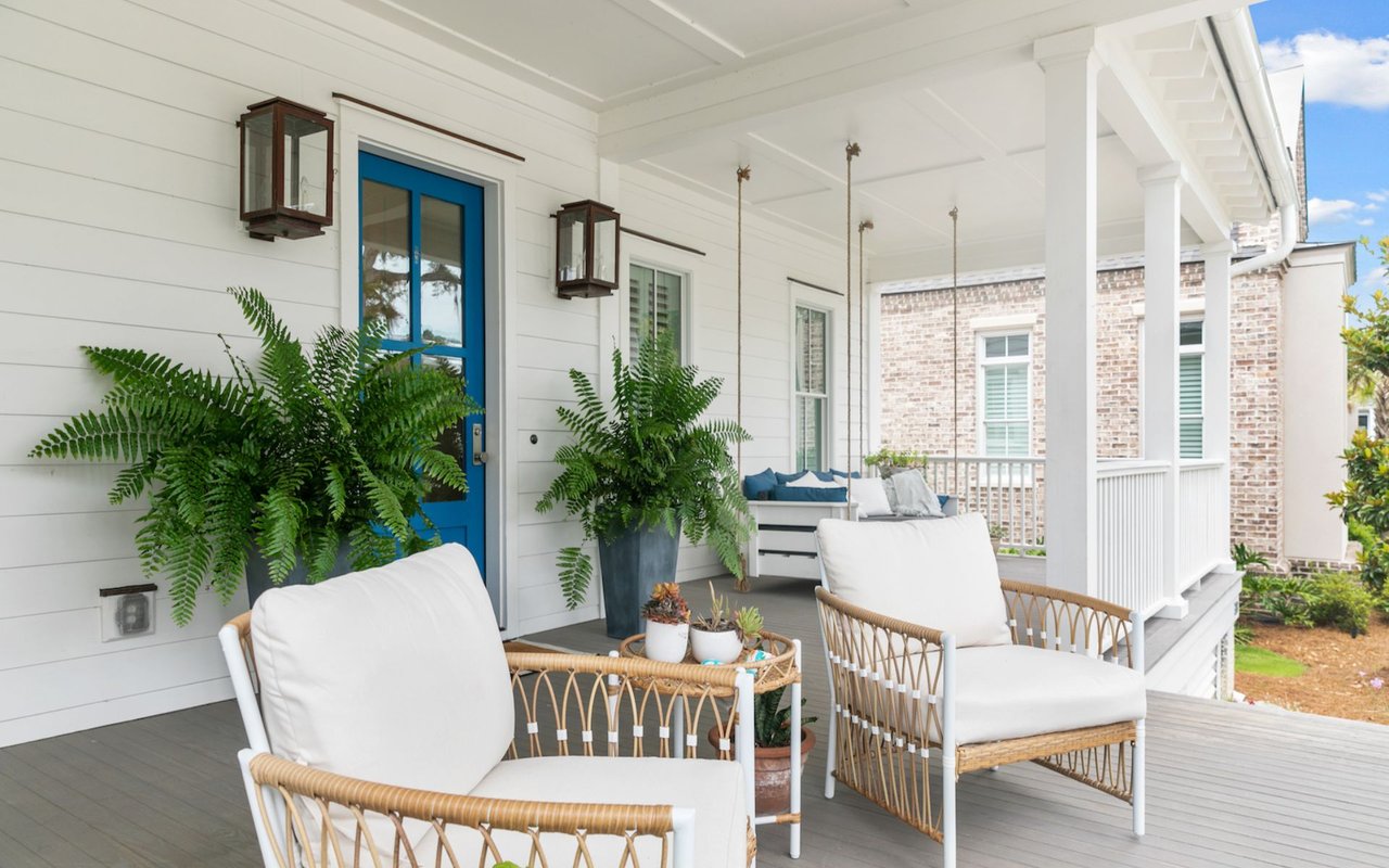 5 Secrets To Creating An Inviting Front Porch
