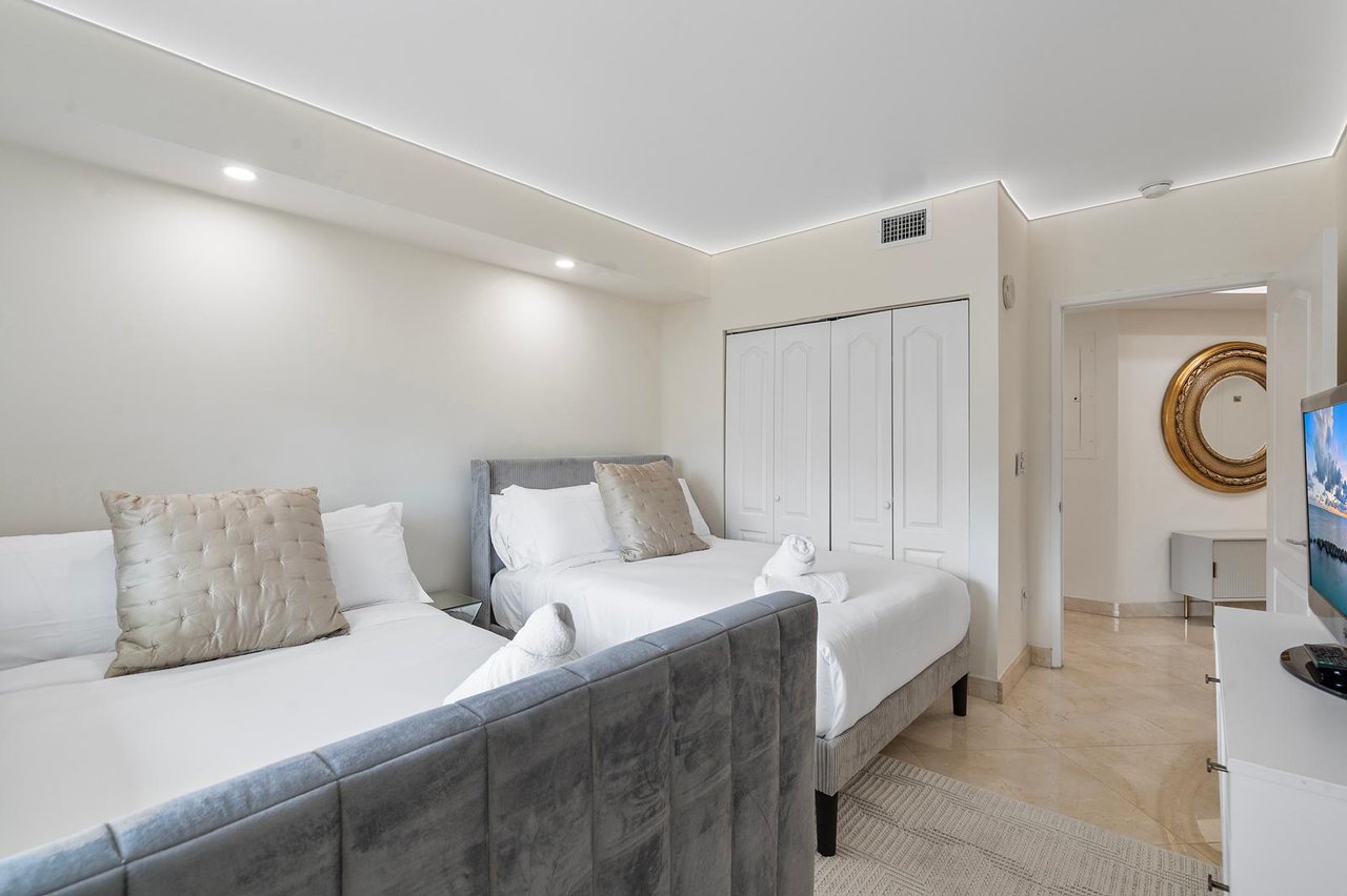 King David Short-Term Rental | Prime Location