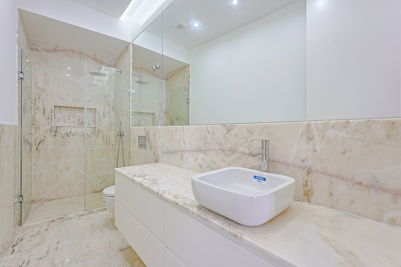 Elegant New T2 Apartment with Two Suites in Monte Estoril
